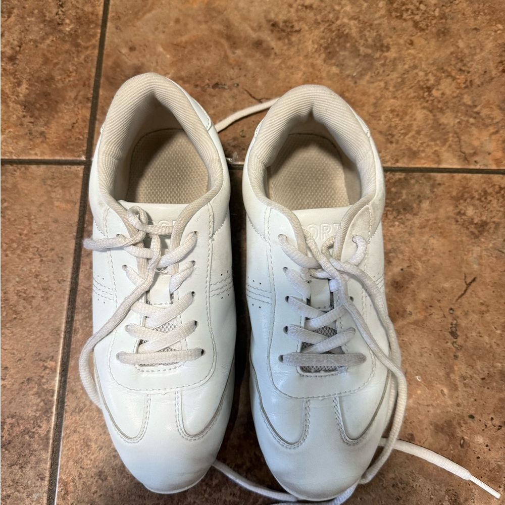 Kids cheer shoes